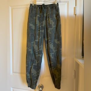 VICI Camo Joggers